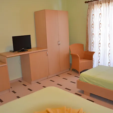 Arel 호텔 Sarandë